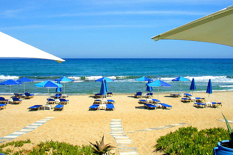 Adelianos Campos: Beach in front of the ''Blue Sky'' beach bar